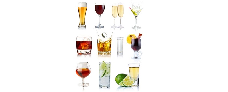 bicchieri con alcool